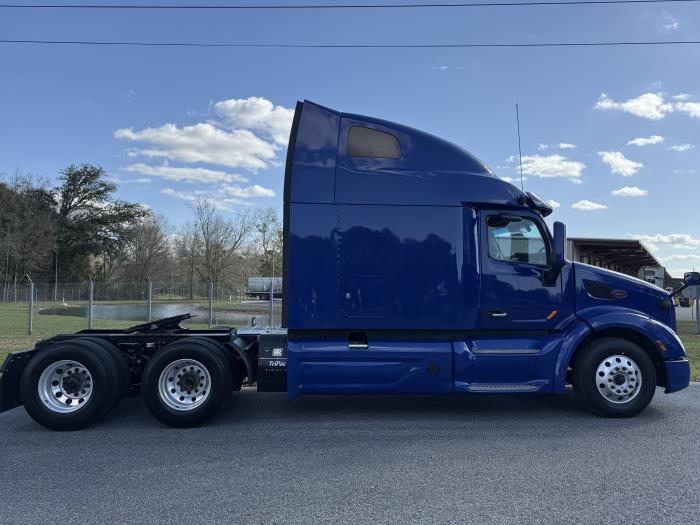 2022 Peterbilt 579-8