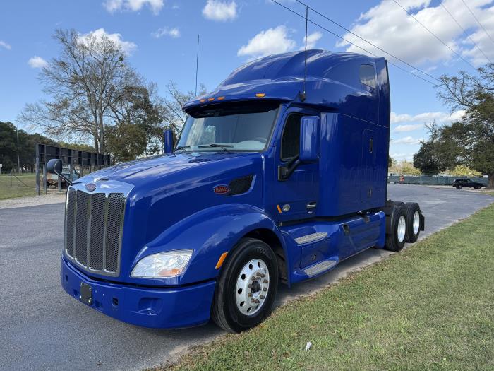 2022 Peterbilt 579-3