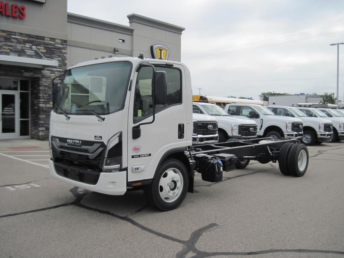 2025 Isuzu NPR-XD-5