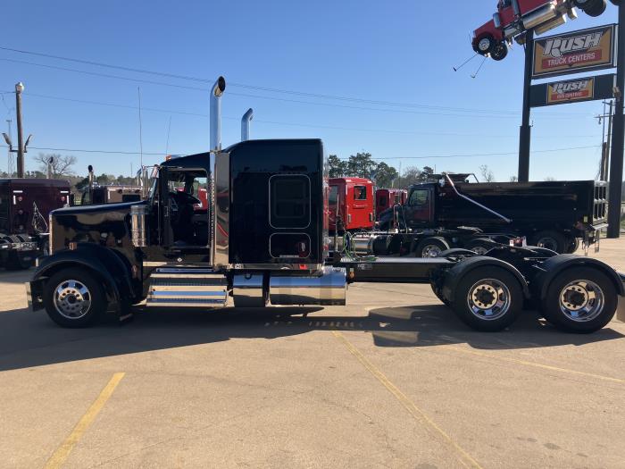 2023 Kenworth W900L-7
