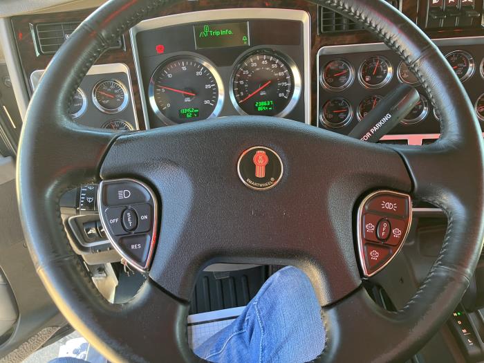 2023 Kenworth W900L-11