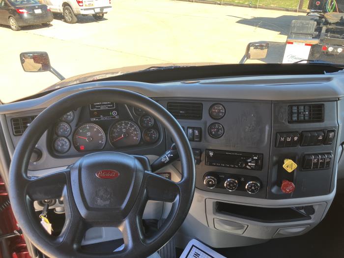 2022 Peterbilt 579-9