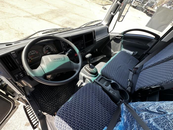 2024 Isuzu NPR-HD-5