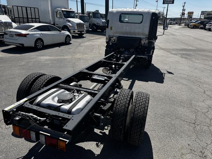 2024 Isuzu NPR-XD-4