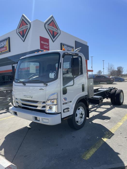 2024 Isuzu NRR-2