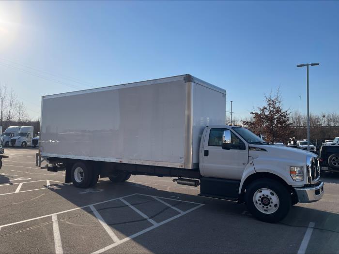 2025 Ford F-750-9