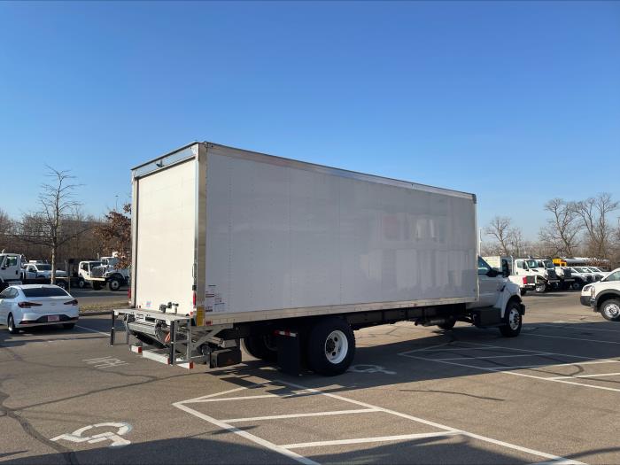 2025 Ford F-750-7