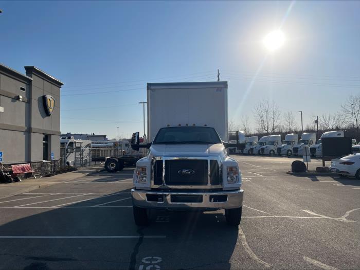 2025 Ford F-750-2