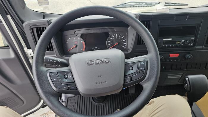 2025 Isuzu NRR-2
