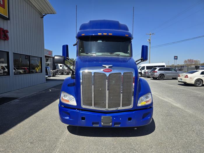 2022 Peterbilt 579-2