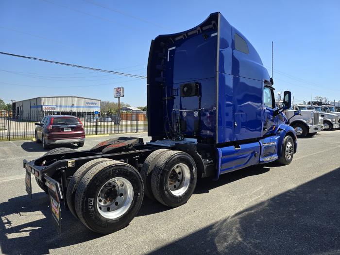 2022 Peterbilt 579-6