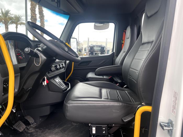 2026 Peterbilt 548-14