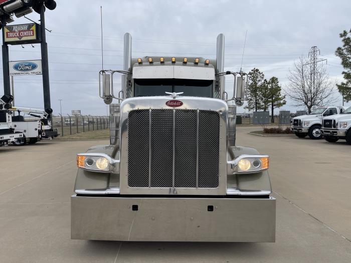 2024 Peterbilt 389-2