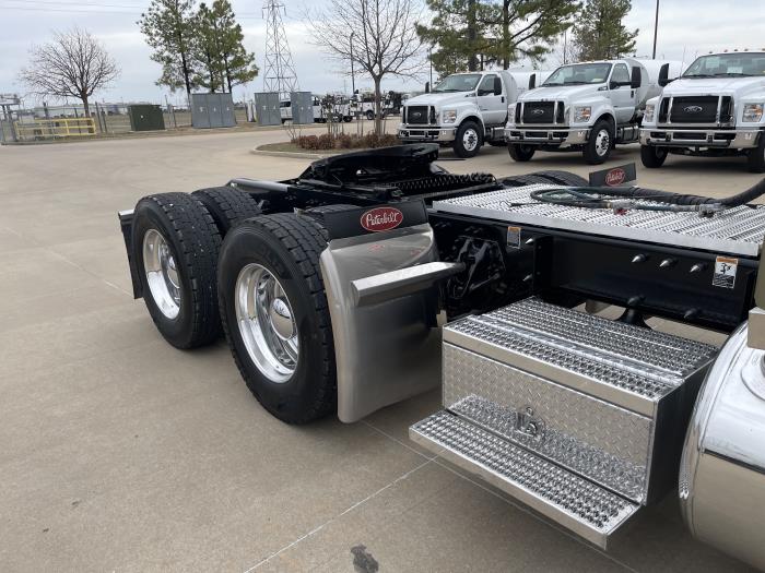 2024 Peterbilt 389-6