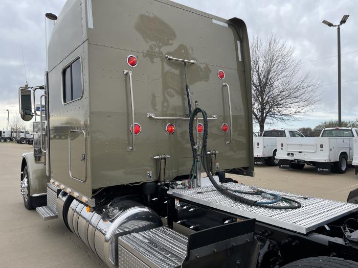 2024 Peterbilt 389-13