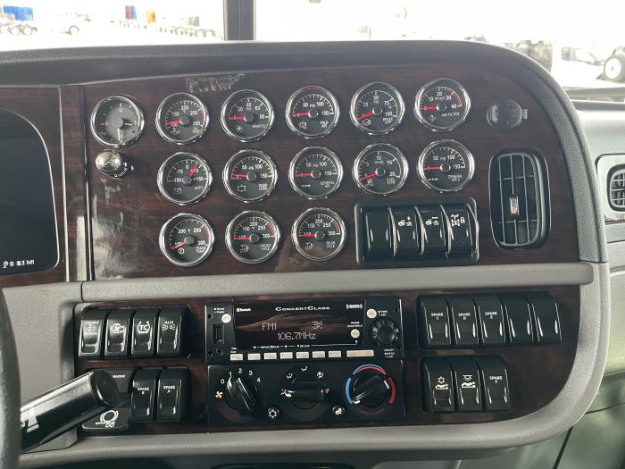 2024 Peterbilt 389-19