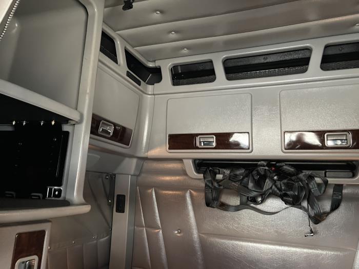 2024 Peterbilt 389-26