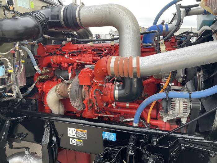 2024 Peterbilt 389-32
