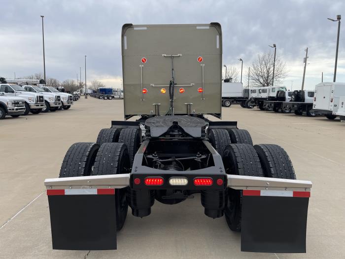 2024 Peterbilt 389-10
