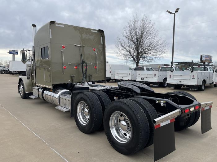 2024 Peterbilt 389-11
