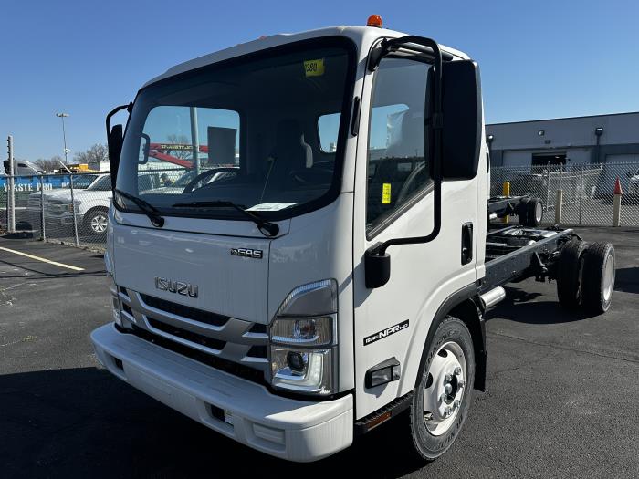 2024 Isuzu NRR-1
