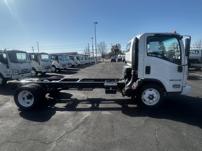 2024 Isuzu NRR-4