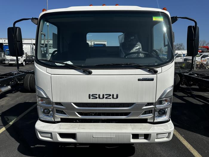 2024 Isuzu NRR-3