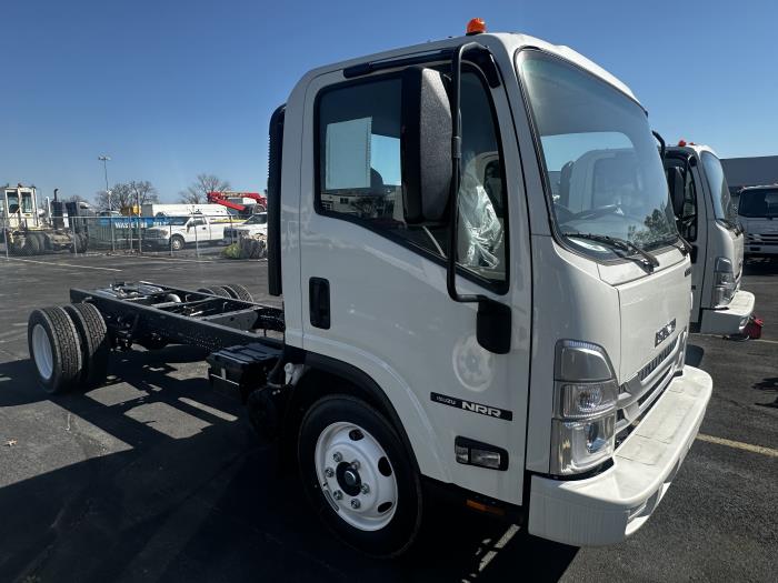 2024 Isuzu NRR-4