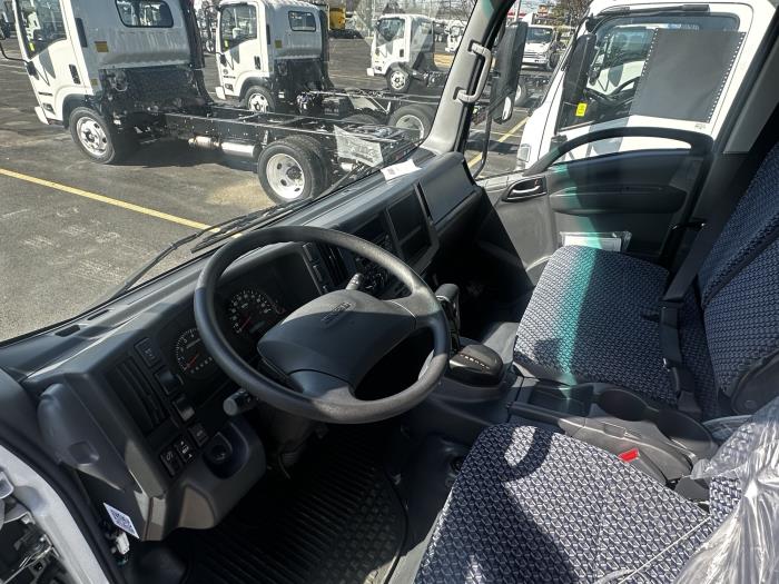 2024 Isuzu NRR-8