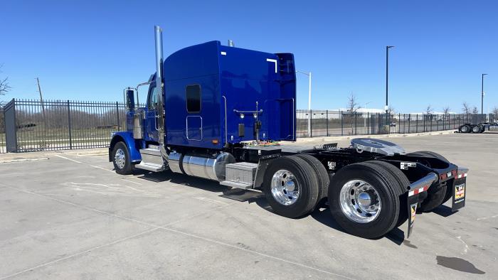 2026 Peterbilt 589-7