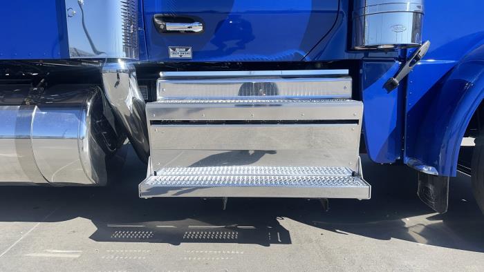 2026 Peterbilt 589-23