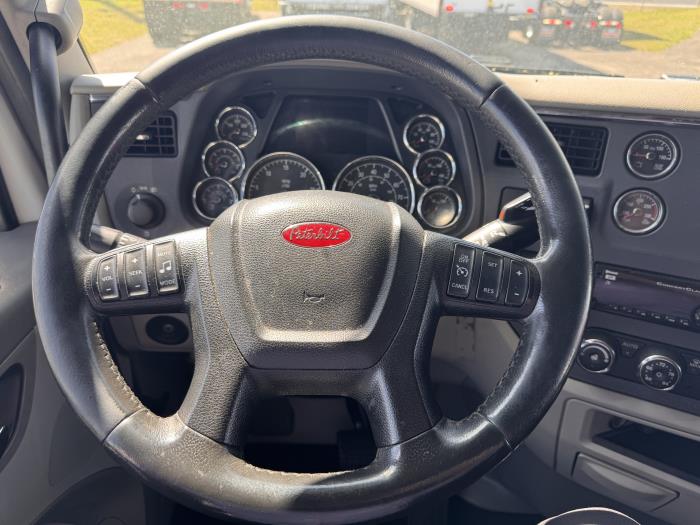 2020 Peterbilt 579-27