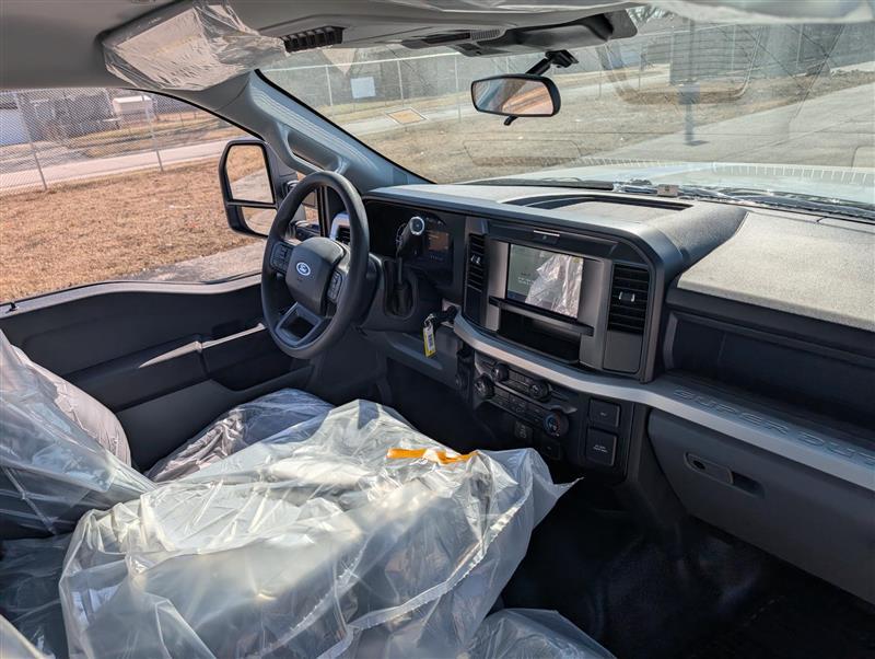 2025 Ford F-550 Regular Cab DRW 4x2 Cab Chassis for sale #1878687 - photo 17
