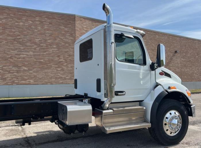 2026 Peterbilt 548-4