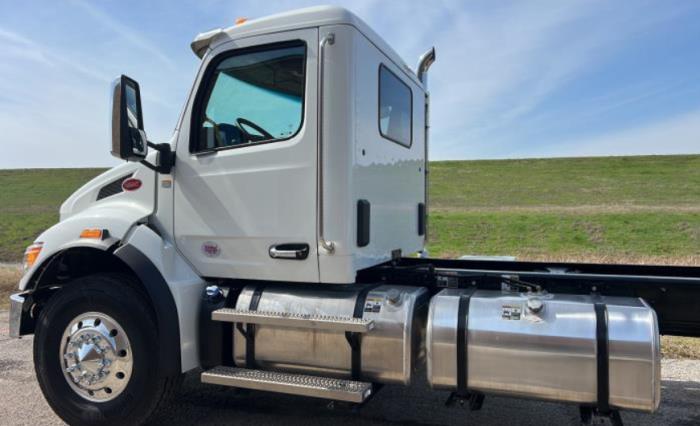 2026 Peterbilt 548-5