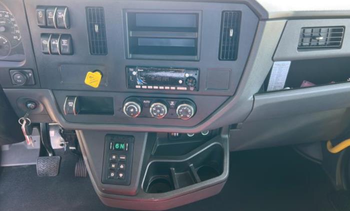 2026 Peterbilt 548-13
