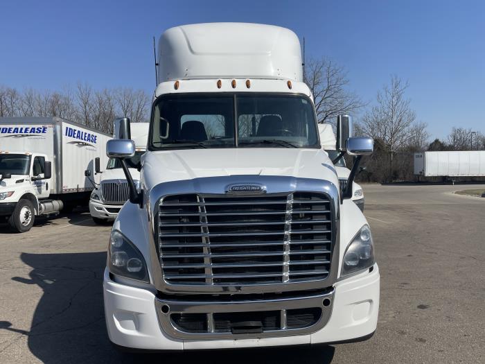 2017 Freightliner Cascadia-2