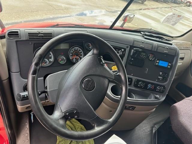 2019 Freightliner Cascadia-1