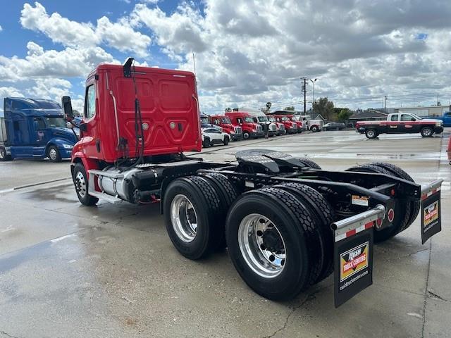 2019 Freightliner Cascadia-5