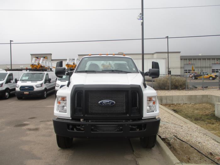 2025 Ford F-650-2