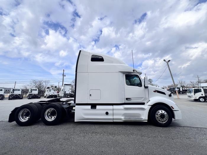 2022 Peterbilt 579-6