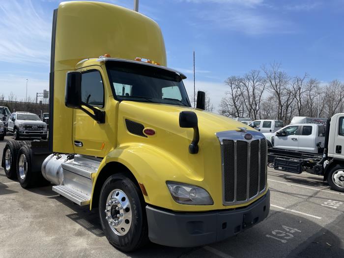 2021 Peterbilt 579-2