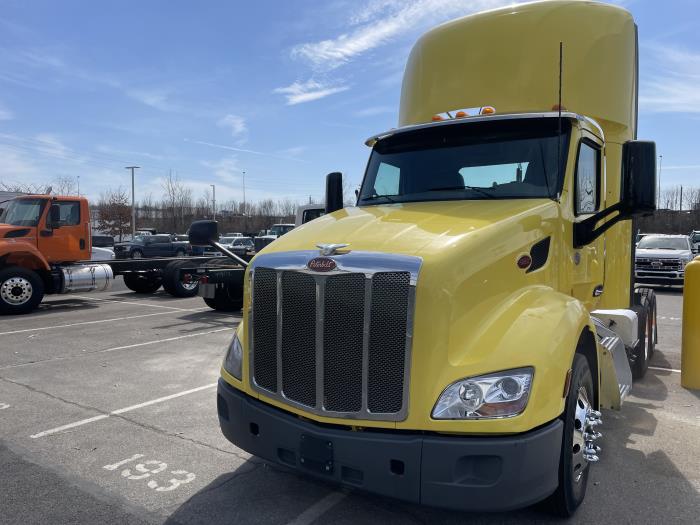 2021 Peterbilt 579-3