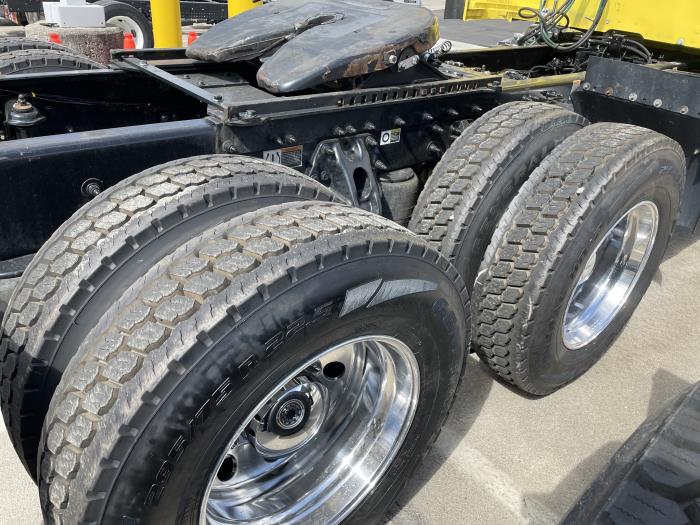 2021 Peterbilt 579-6