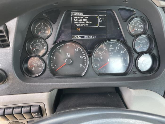 2021 Peterbilt 579-9