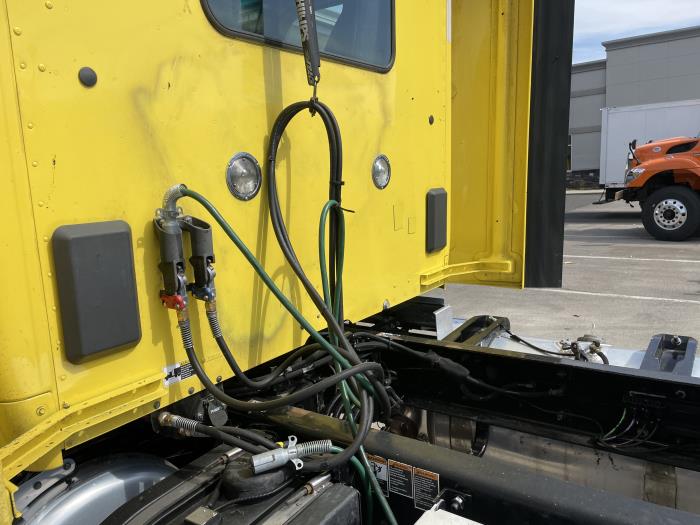 2021 Peterbilt 579-20