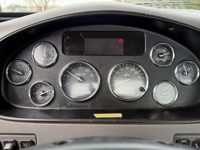 2018 Peterbilt 337-16