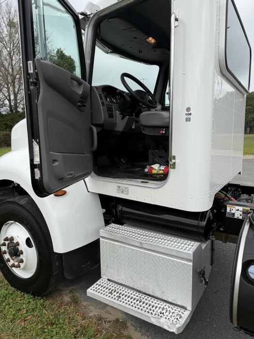 2018 Peterbilt 337-14
