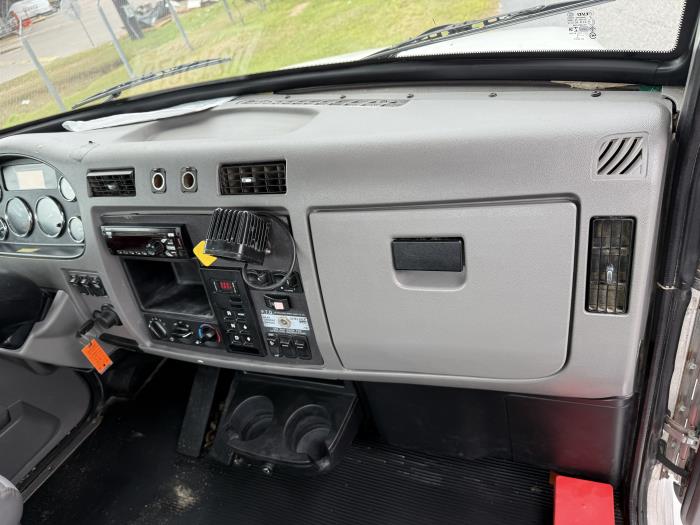 2018 Peterbilt 337-12