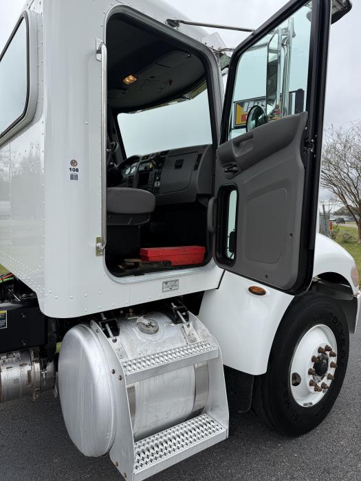 2018 Peterbilt 337-10